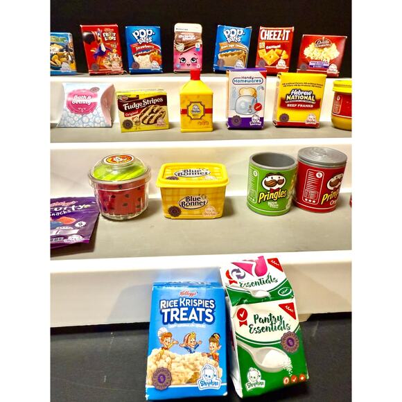 Shopkins Real Littles Micro Mart 25 pieces preowned - Picture 3 of 5